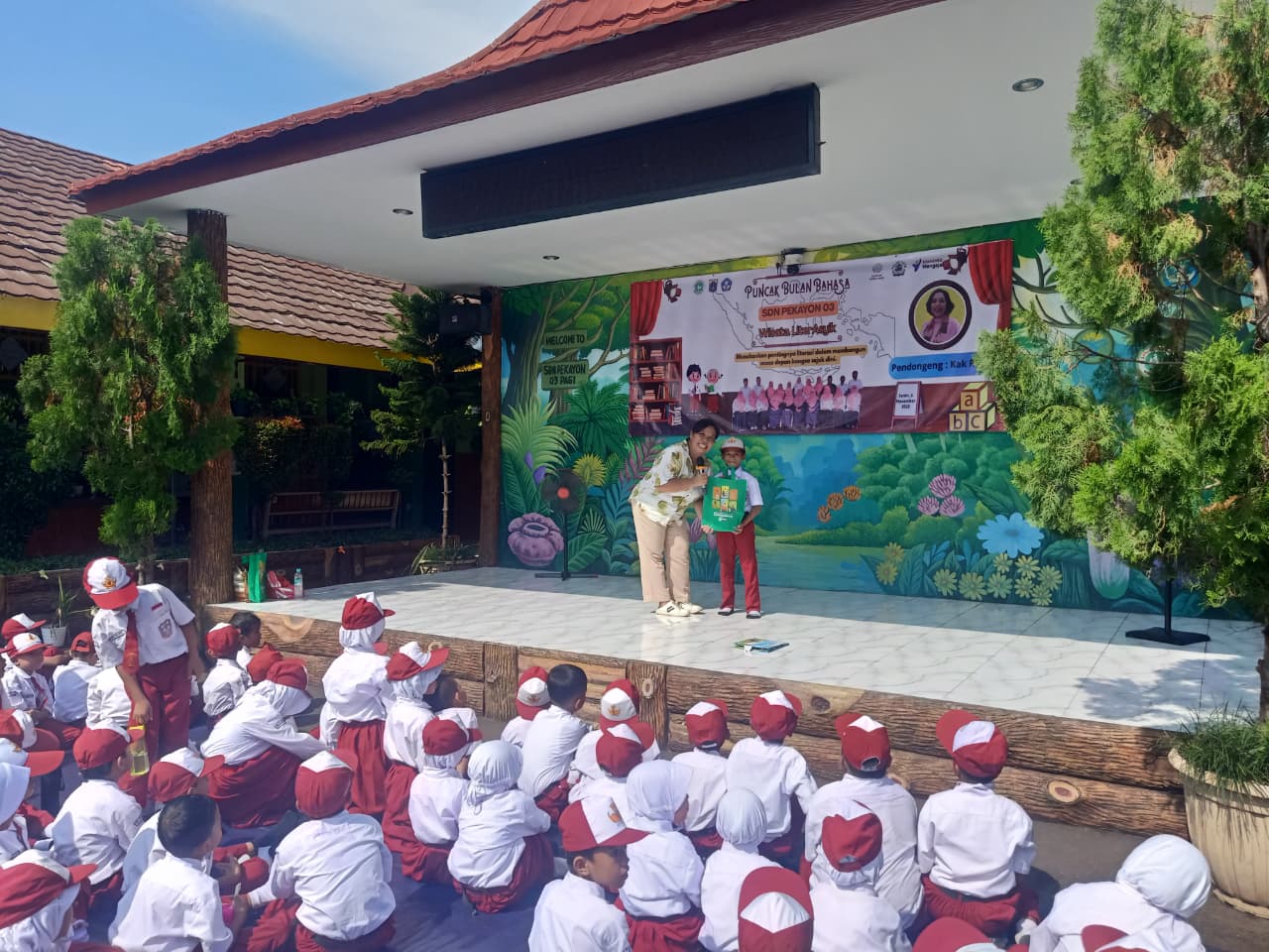 Wisata LiterAsyik Ke SDN Pekayon 03